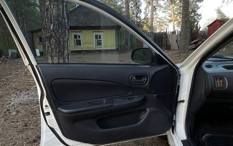 Mazda Familia Y11, 2002 год, 290 000 рублей, 13 фотография