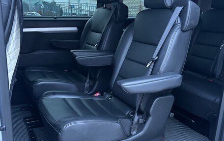 Opel Zafira Life I, 2020 год, 3 800 000 рублей, 11 фотография