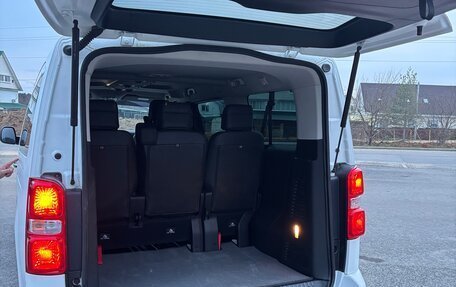 Opel Zafira Life I, 2020 год, 3 800 000 рублей, 14 фотография