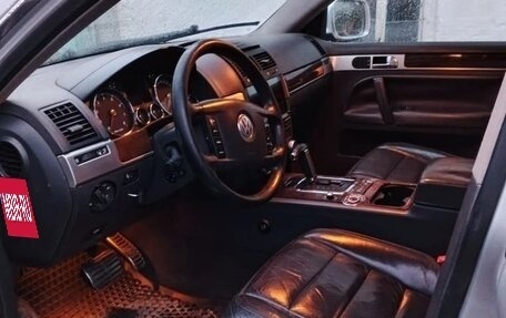 Volkswagen Touareg III, 2005 год, 590 999 рублей, 6 фотография