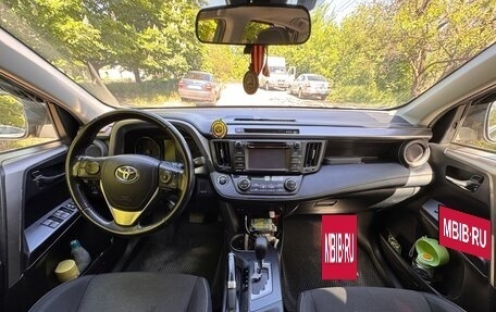 Toyota RAV4, 2018 год, 2 400 000 рублей, 5 фотография