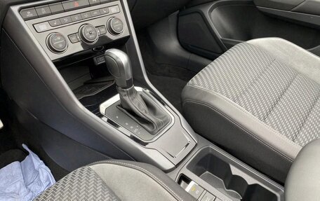 Volkswagen T-Roc I, 2021 год, 2 420 000 рублей, 14 фотография