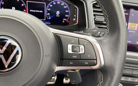 Volkswagen T-Roc I, 2021 год, 2 420 000 рублей, 21 фотография