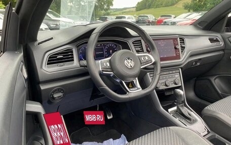Volkswagen T-Roc I, 2021 год, 2 420 000 рублей, 22 фотография