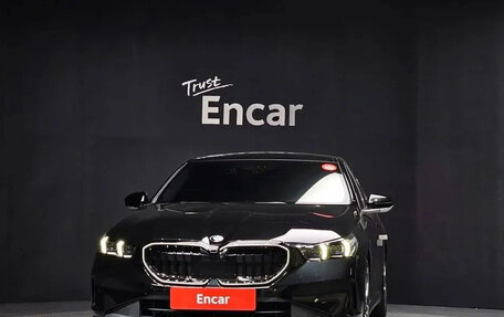 BMW 5 серия, 2023 год, 2 фотография