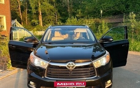 Toyota Highlander III, 2014 год, 2 450 000 рублей, 4 фотография
