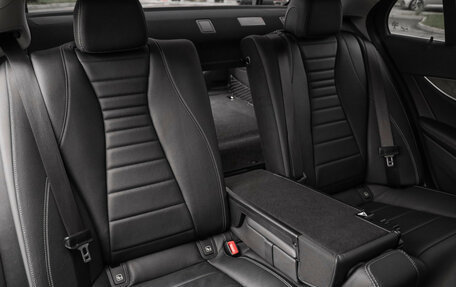 Mercedes-Benz E-Класс, 2017 год, 3 299 000 рублей, 31 фотография