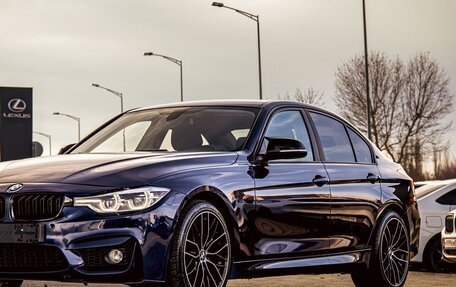 BMW 3 серия, 2018 год, 1 995 000 рублей, 13 фотография