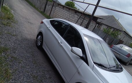 Hyundai Solaris II рестайлинг, 2015 год, 700 000 рублей, 6 фотография