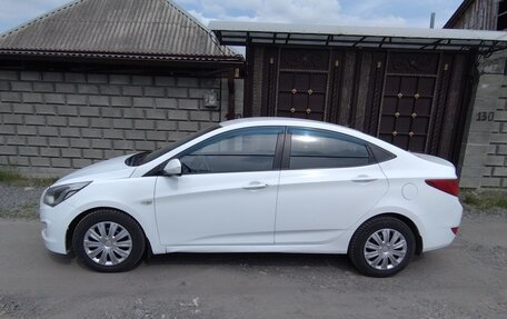 Hyundai Solaris II рестайлинг, 2015 год, 700 000 рублей, 7 фотография