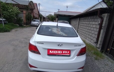 Hyundai Solaris II рестайлинг, 2015 год, 700 000 рублей, 4 фотография