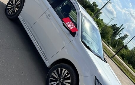 Mitsubishi Outlander III рестайлинг 3, 2022 год, 2 800 000 рублей, 3 фотография