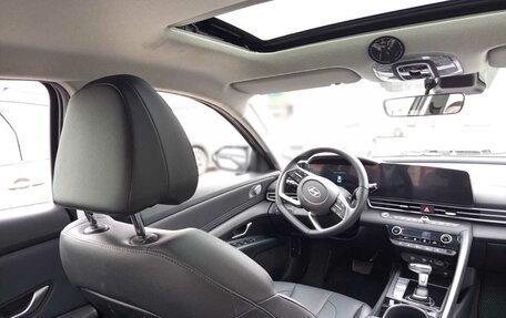 Hyundai Elantra, 2023 год, 2 400 000 рублей, 7 фотография