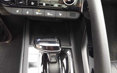 Hyundai Elantra, 2023 год, 2 400 000 рублей, 13 фотография