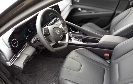 Hyundai Elantra, 2023 год, 2 400 000 рублей, 14 фотография