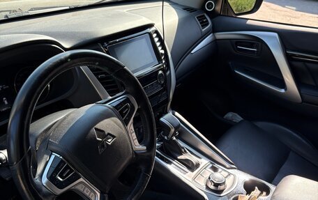 Mitsubishi Pajero Sport III рестайлинг, 2020 год, 3 500 000 рублей, 16 фотография