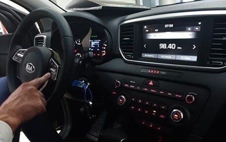 KIA Sportage IV рестайлинг, 2020 год, 2 700 000 рублей, 4 фотография
