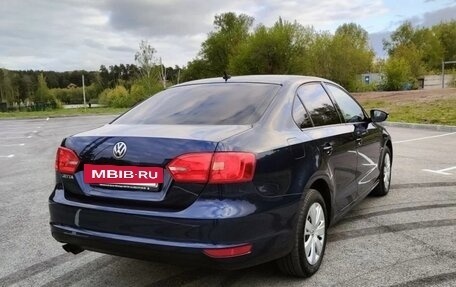 Volkswagen Jetta VI, 2011 год, 1 390 000 рублей, 2 фотография