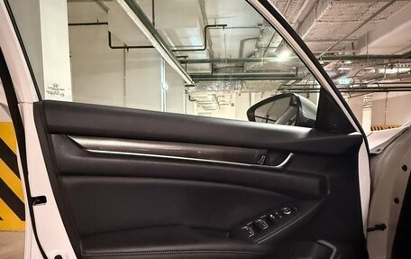 Honda Accord IX рестайлинг, 2018 год, 1 900 000 рублей, 13 фотография