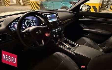 Honda Accord IX рестайлинг, 2018 год, 1 900 000 рублей, 14 фотография