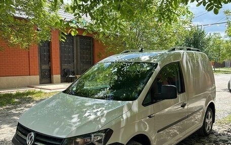Volkswagen Caddy IV, 2017 год, 1 950 000 рублей, 2 фотография