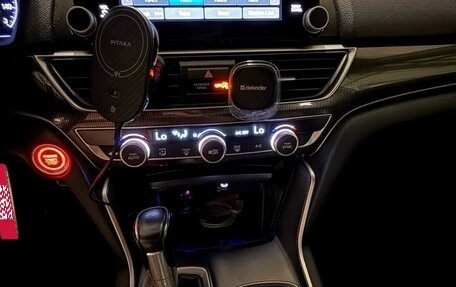 Honda Accord IX рестайлинг, 2018 год, 1 900 000 рублей, 17 фотография