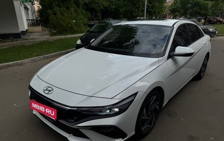 Hyundai Elantra, 2023 год, 2 260 000 рублей, 8 фотография