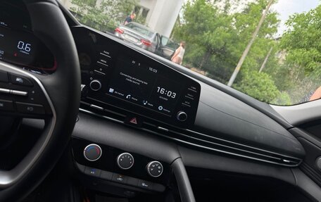 Hyundai Elantra, 2023 год, 2 260 000 рублей, 14 фотография