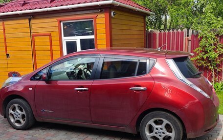 Nissan Leaf I, 2010 год, 750 000 рублей, 2 фотография