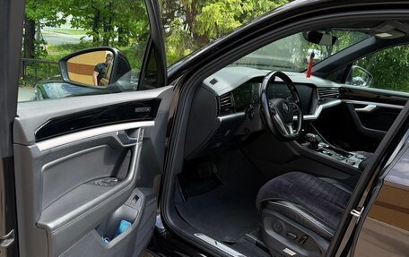 Volkswagen Touareg III, 2019 год, 6 300 000 рублей, 12 фотография