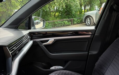 Volkswagen Touareg III, 2019 год, 6 300 000 рублей, 17 фотография