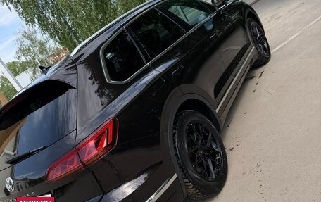 Volkswagen Touareg III, 2019 год, 6 300 000 рублей, 2 фотография