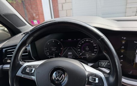 Volkswagen Touareg III, 2019 год, 6 300 000 рублей, 38 фотография