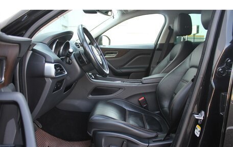 Jaguar F-Pace, 2016 год, 2 075 000 рублей, 13 фотография