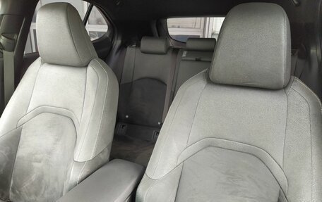 Lexus UX I, 2019 год, 2 900 000 рублей, 23 фотография