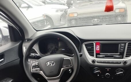 Hyundai Solaris II рестайлинг, 2021 год, 1 452 000 рублей, 2 фотография