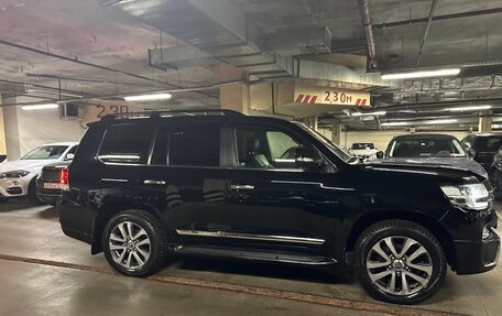 Toyota Land Cruiser 200, 2017 год, 5 300 000 рублей, 5 фотография