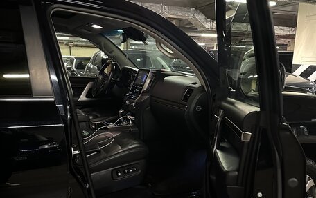Toyota Land Cruiser 200, 2017 год, 5 300 000 рублей, 10 фотография