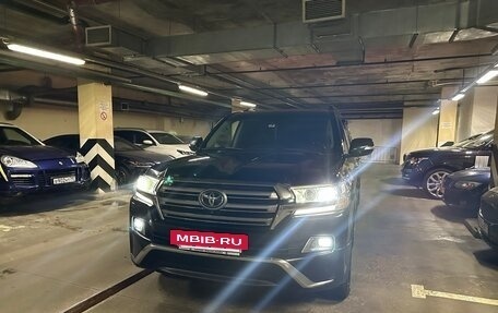 Toyota Land Cruiser 200, 2017 год, 5 300 000 рублей, 2 фотография