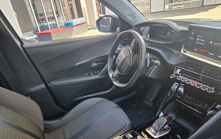 Peugeot 2008 II, 2021 год, 1 570 000 рублей, 13 фотография