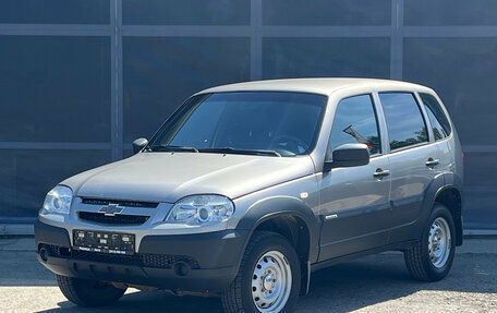 Chevrolet Niva I рестайлинг, 2018 год, 770 000 рублей, 3 фотография