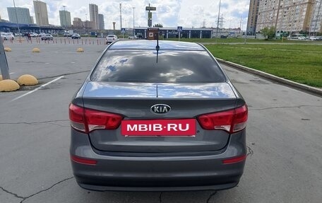 KIA Rio III рестайлинг, 2016 год, 1 000 000 рублей, 3 фотография