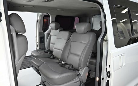 Hyundai Grand Starex Grand Starex I рестайлинг 2, 2010 год, 1 315 000 рублей, 13 фотография