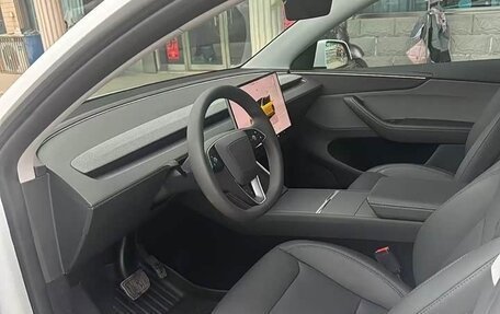 Tesla Model Y I, 2025 год, 4 855 000 рублей, 8 фотография