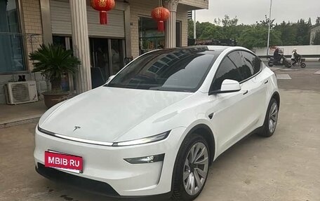 Tesla Model Y I, 2025 год, 4 855 000 рублей, 3 фотография