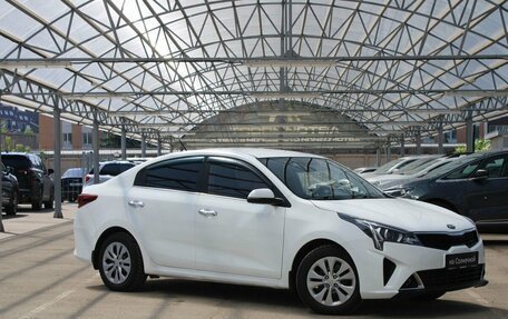 KIA Rio IV, 2020 год, 1 370 000 рублей, 7 фотография