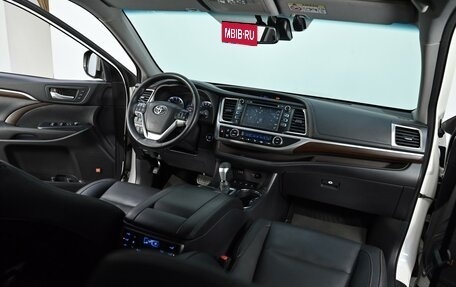Toyota Highlander III, 2015 год, 2 445 000 рублей, 6 фотография
