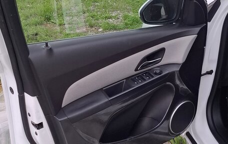 Chevrolet Cruze II, 2011 год, 550 000 рублей, 6 фотография