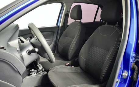 Renault Logan II, 2017 год, 942 100 рублей, 10 фотография