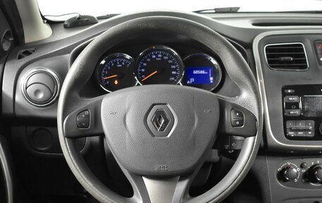 Renault Logan II, 2017 год, 942 100 рублей, 12 фотография